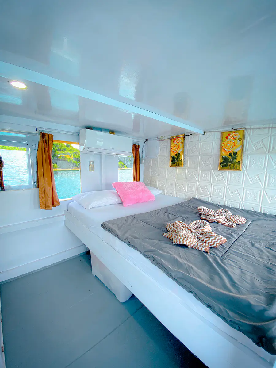 Private En-suite Cabin - Image 1